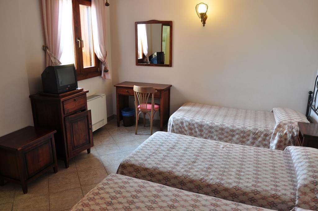 Leo Hotel ليونيسا المظهر الخارجي الصورة